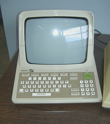 Minitel 1 - sorti en 1982 - small